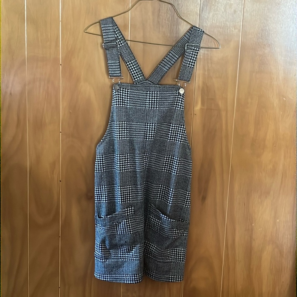 🖤🤍Adjustable jumper / front pockets / checkered / size medium
